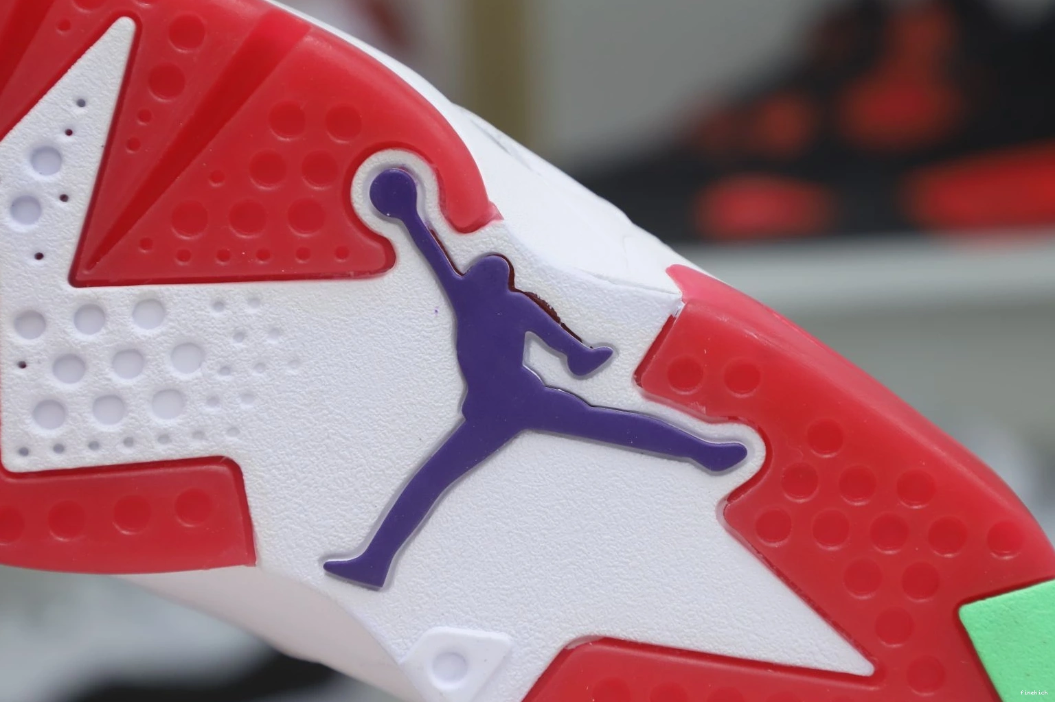 NEUTRAL GREY JORDAN RETRO 6 AIR 1030